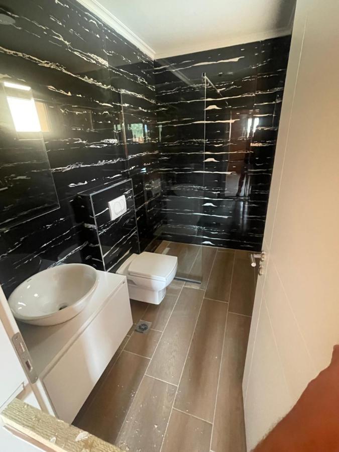 Hotel Bujtina Siar Pogradec Exteriér fotografie