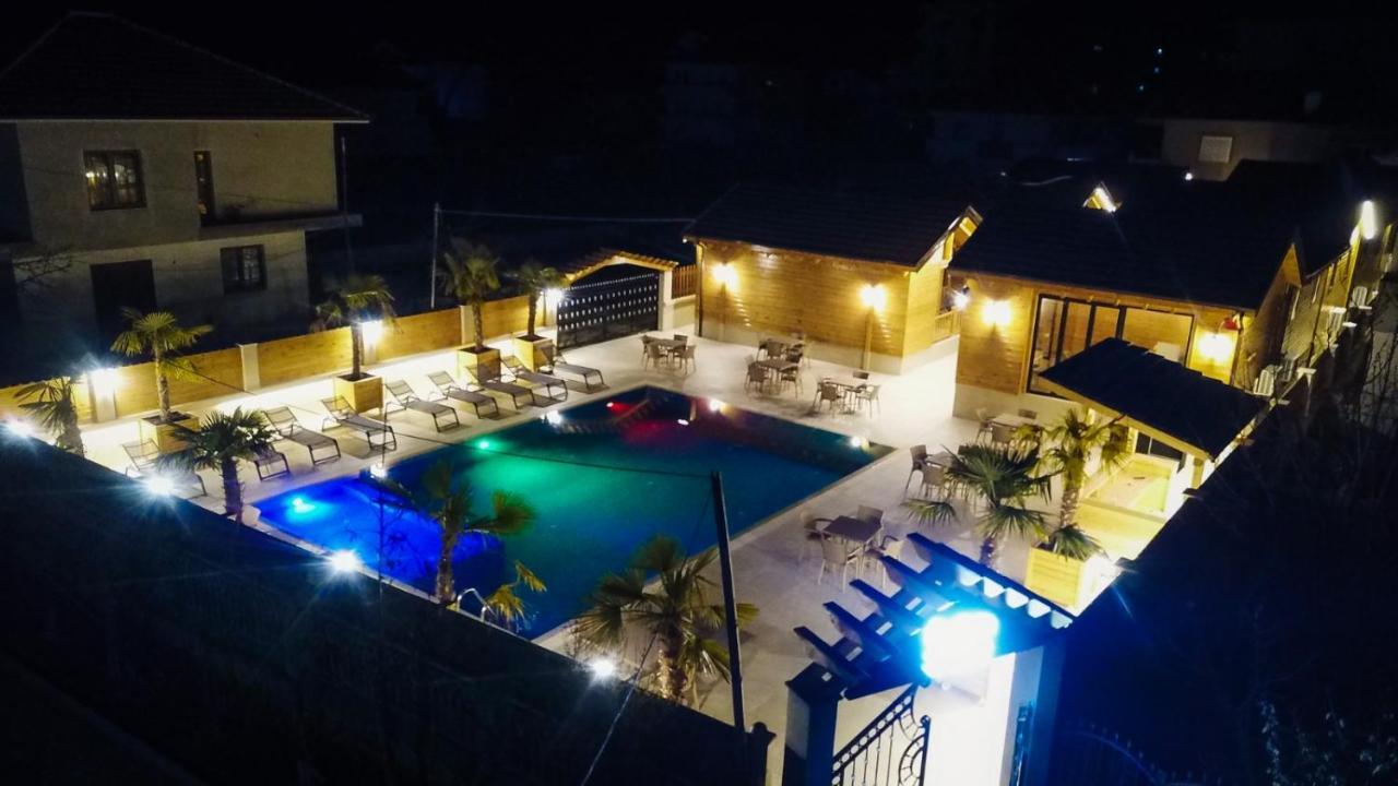 Hotel Bujtina Siar Pogradec Exteriér fotografie