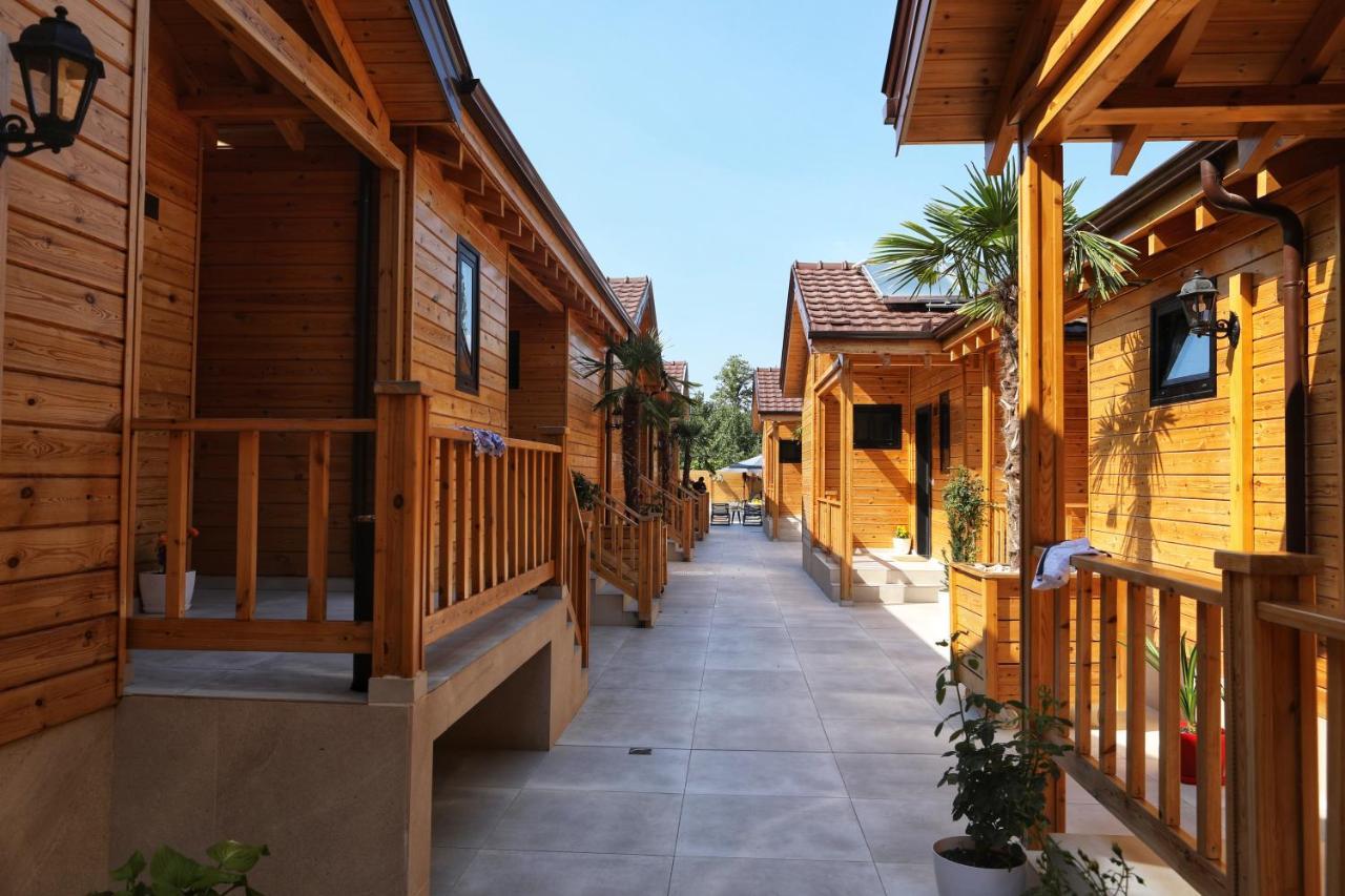 Hotel Bujtina Siar Pogradec Exteriér fotografie